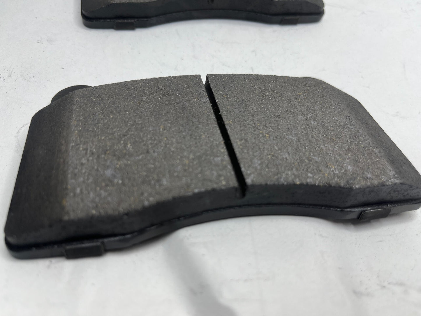 Fit For Maserati Ghibli Quattroporte Model Front Brake Pads 673012431