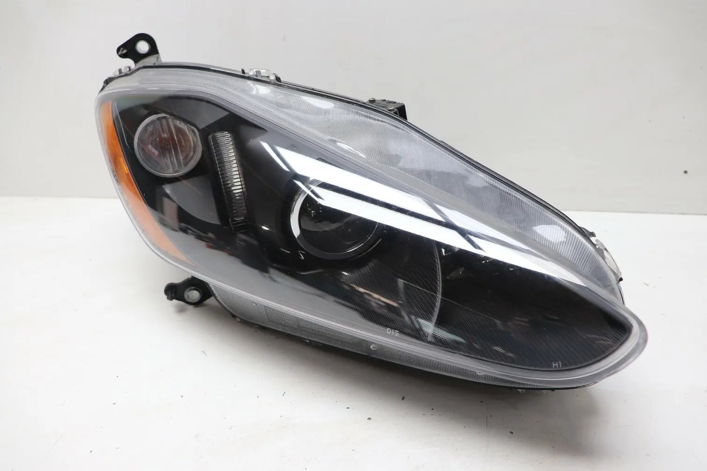 For Maserati GranTurismo M145 2011 Xenon Headlight RHS RHD 240680 J184