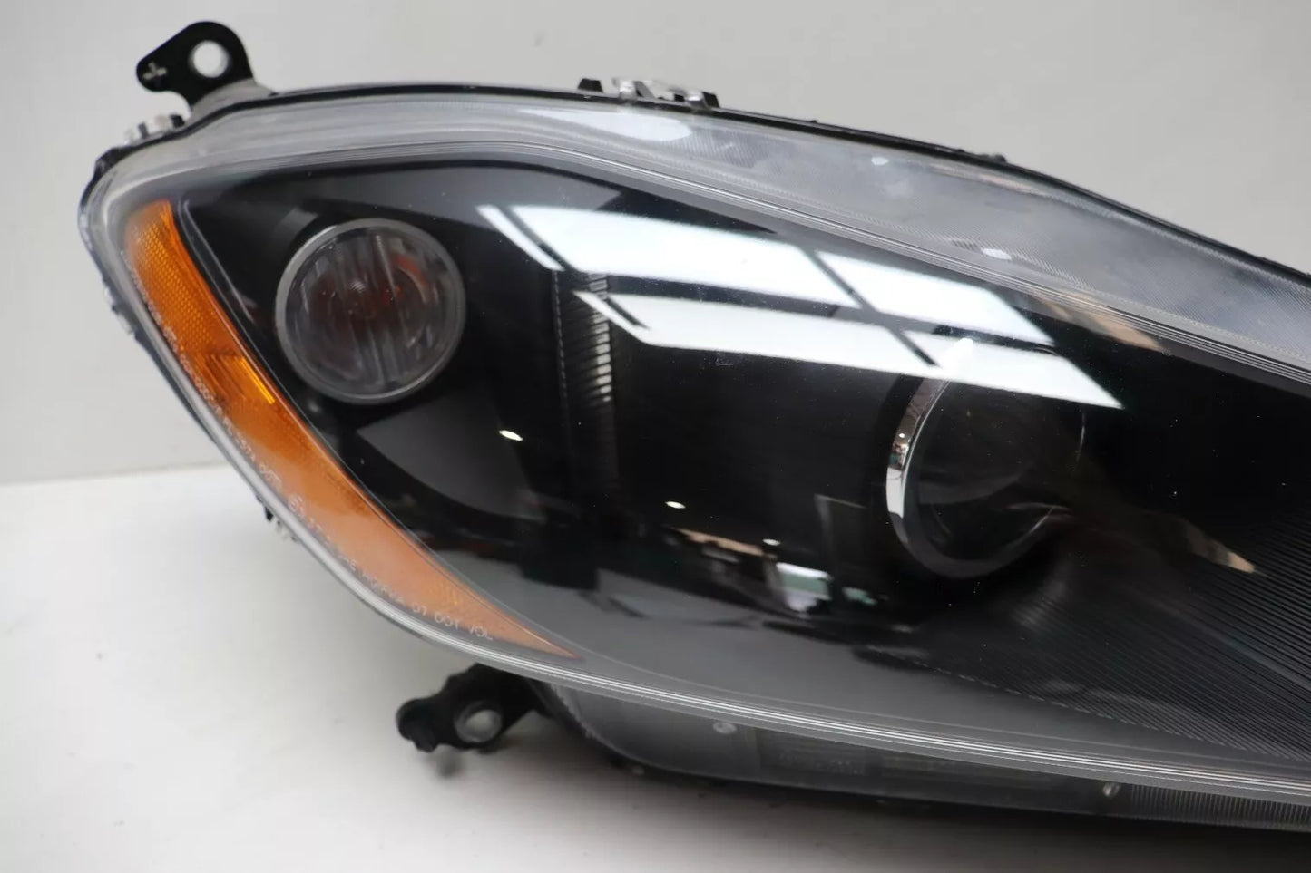 For Maserati GranTurismo M145 2011 Xenon Headlight RHS RHD 240680 J184