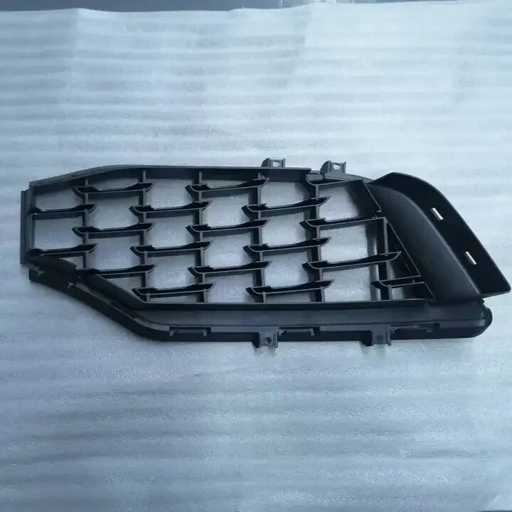 For Maserati Ghibli Front Bumper Lower Grille OEM 670099415 670099416  2018-2023