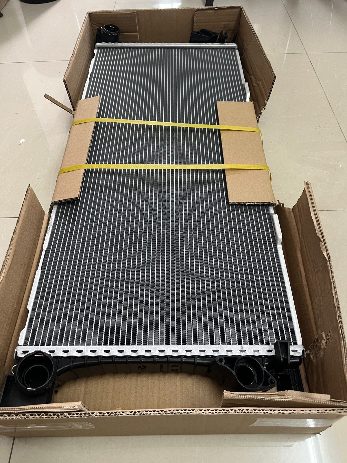 For 2010-2016 Porsche Panamera 3.6L 4.8L 3.0L Radiator OEM 9A712125310